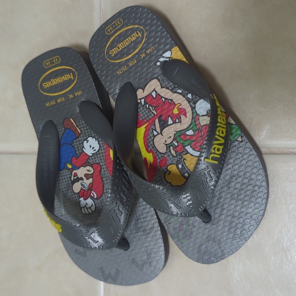 New Havaianas Super Mario flip flop Size 9